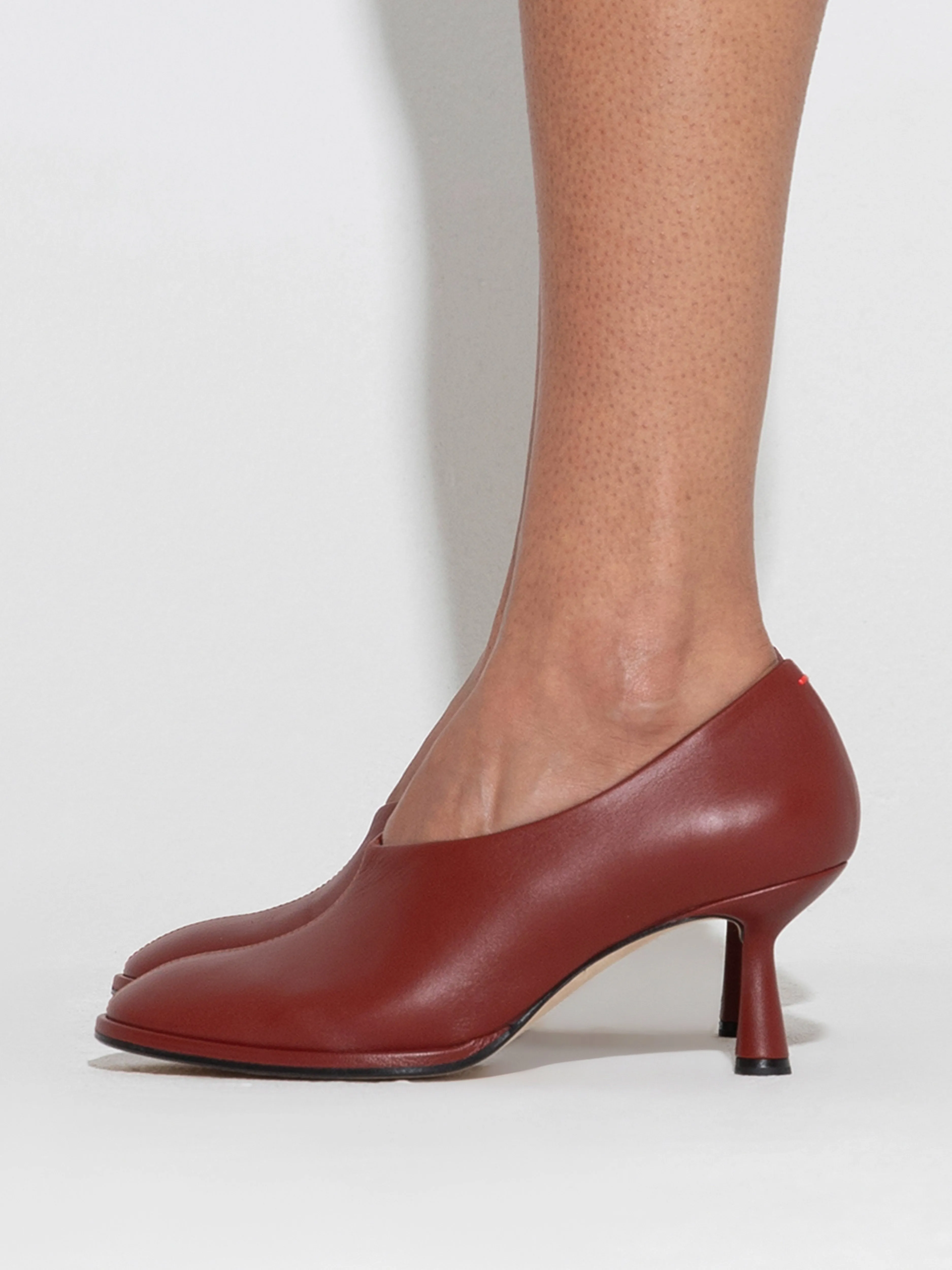 Izzy Leather Pumps